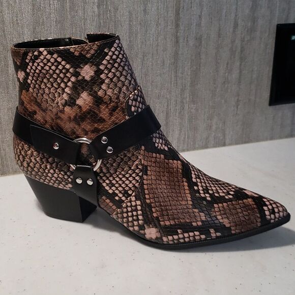 NWT Qupid Faux Snakeskin Fashion Boots Booties Sz 6.5 - Picture 5 of 9